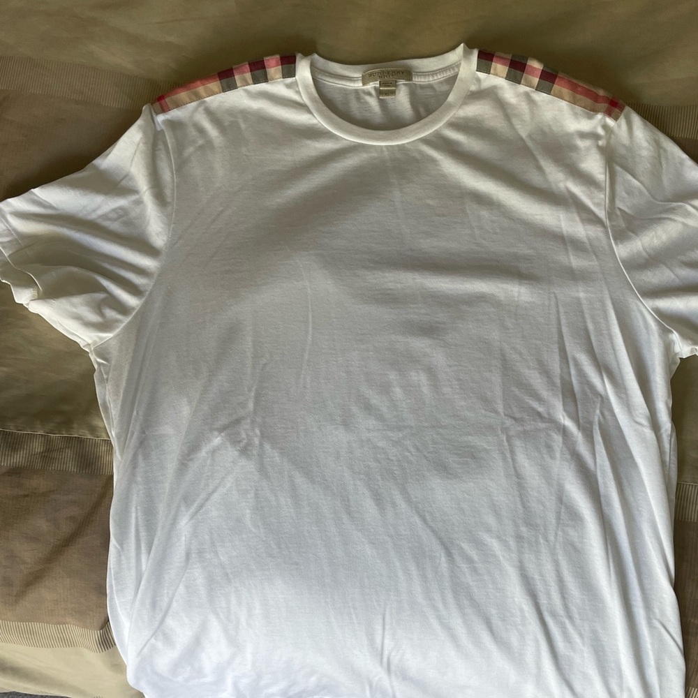 Burberry Mens white tshirt XL